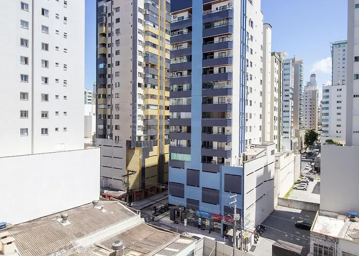 BK34 - BELO APARTAMENTO, 2 DORMITÓRIOS CLIMATIZADOS, GARAGEM, Wi-Fi